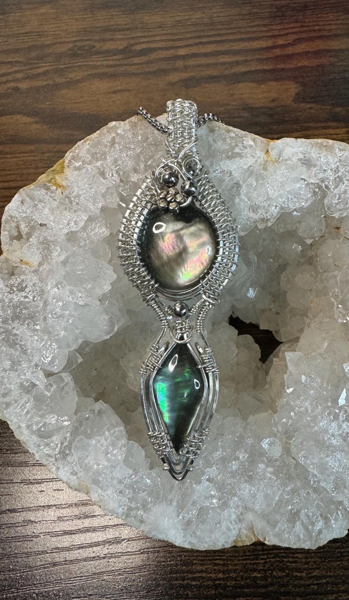 Mother of Pearl pendant necklace