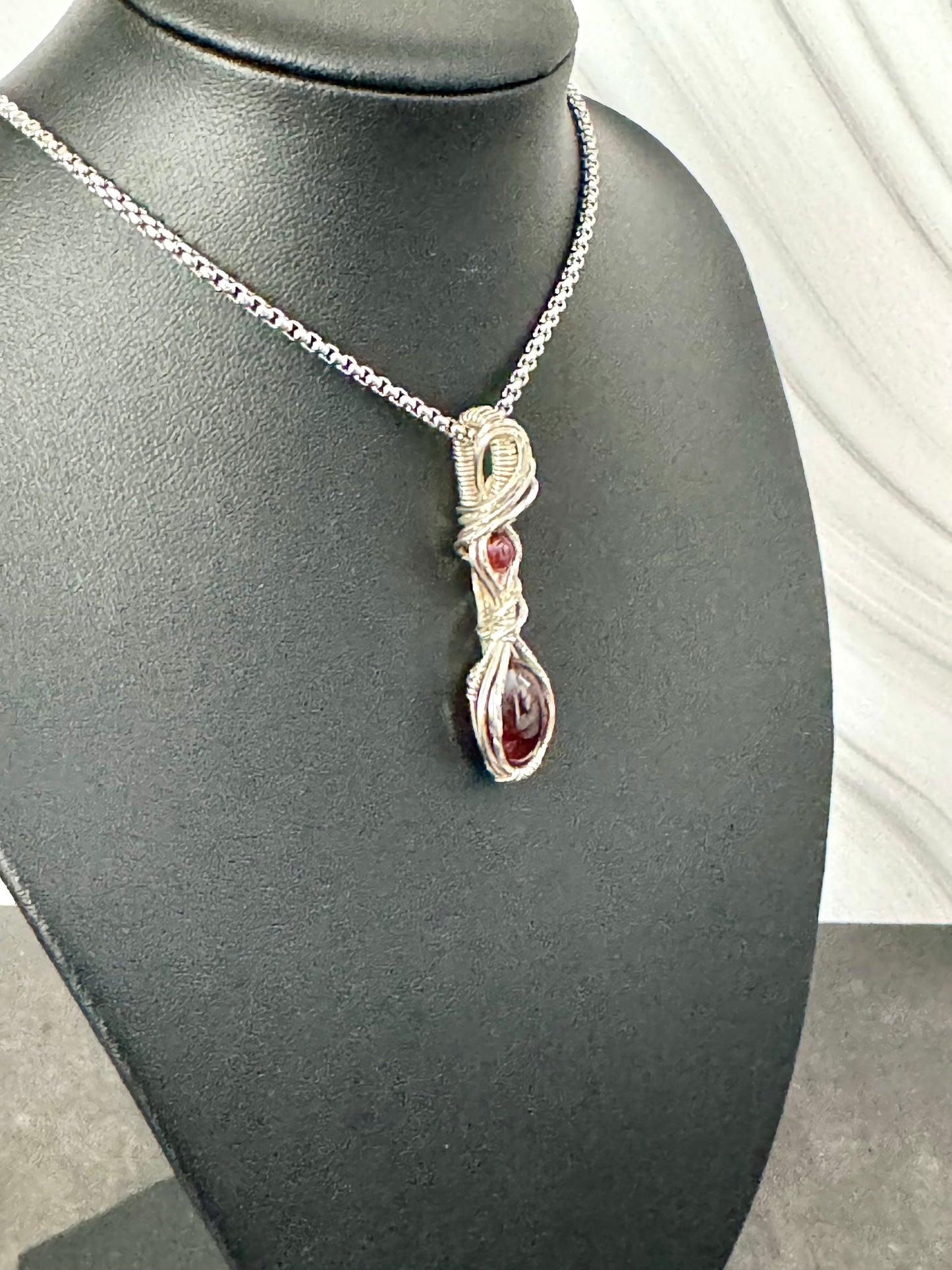 Garnet gemstone pendant necklace