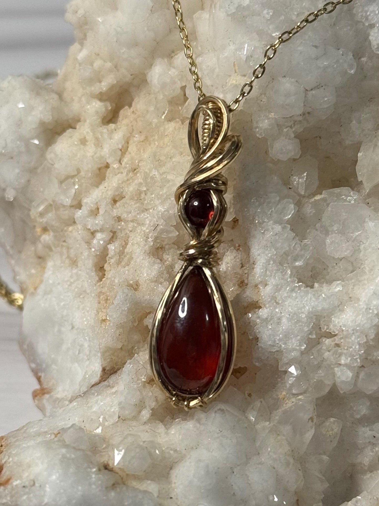 Garnet gemstone pendant necklace