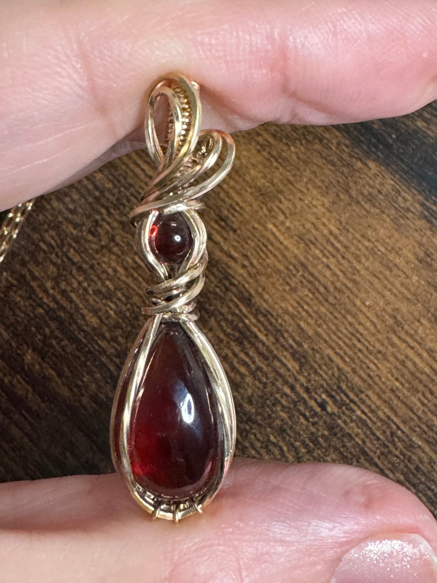 Garnet gemstone pendant necklace