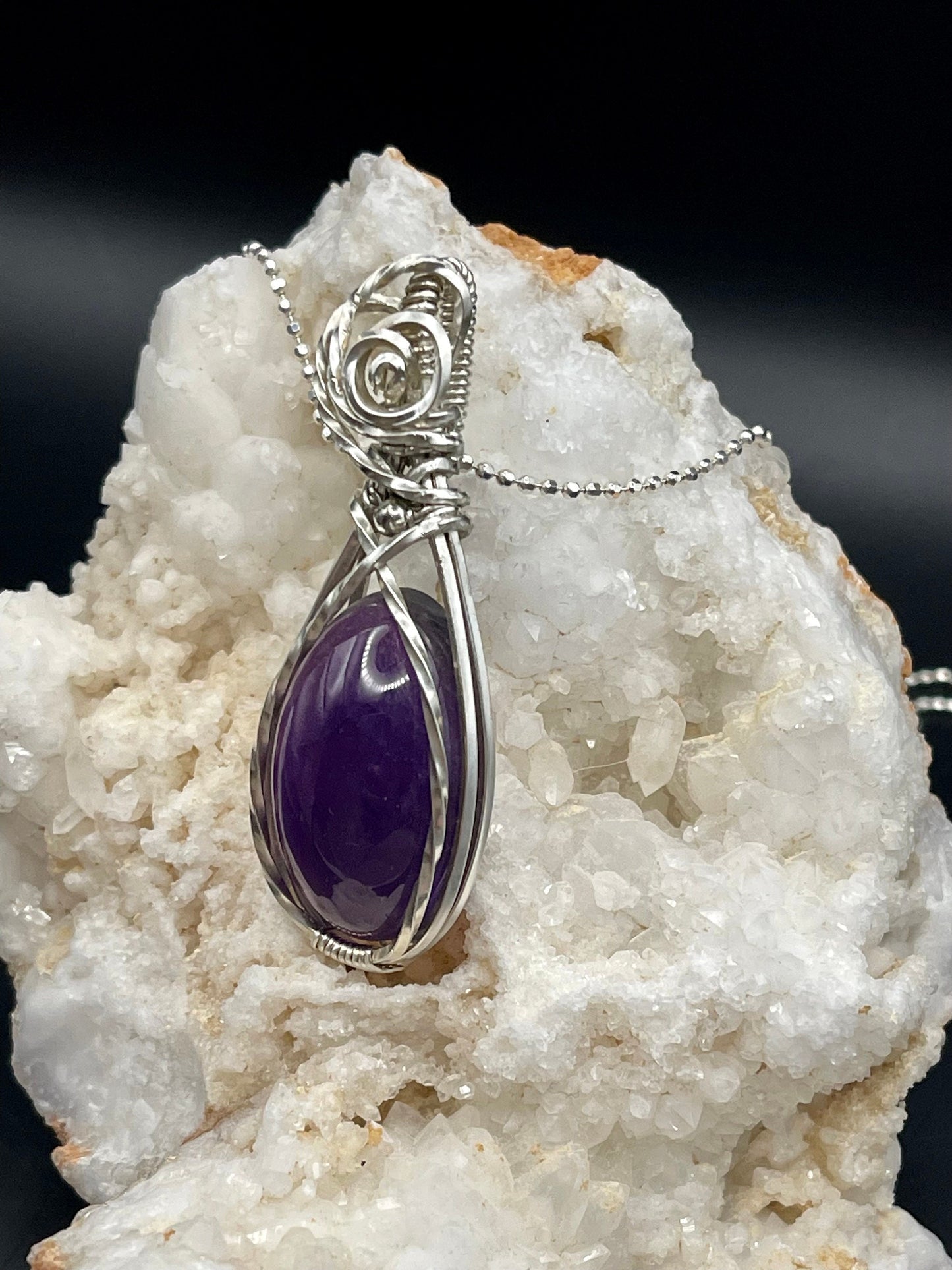 Amethyst gemstone pendant necklace