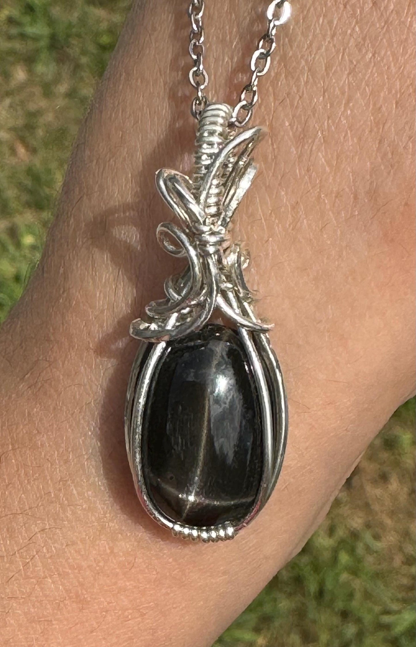 Star diopside gemstone pendant