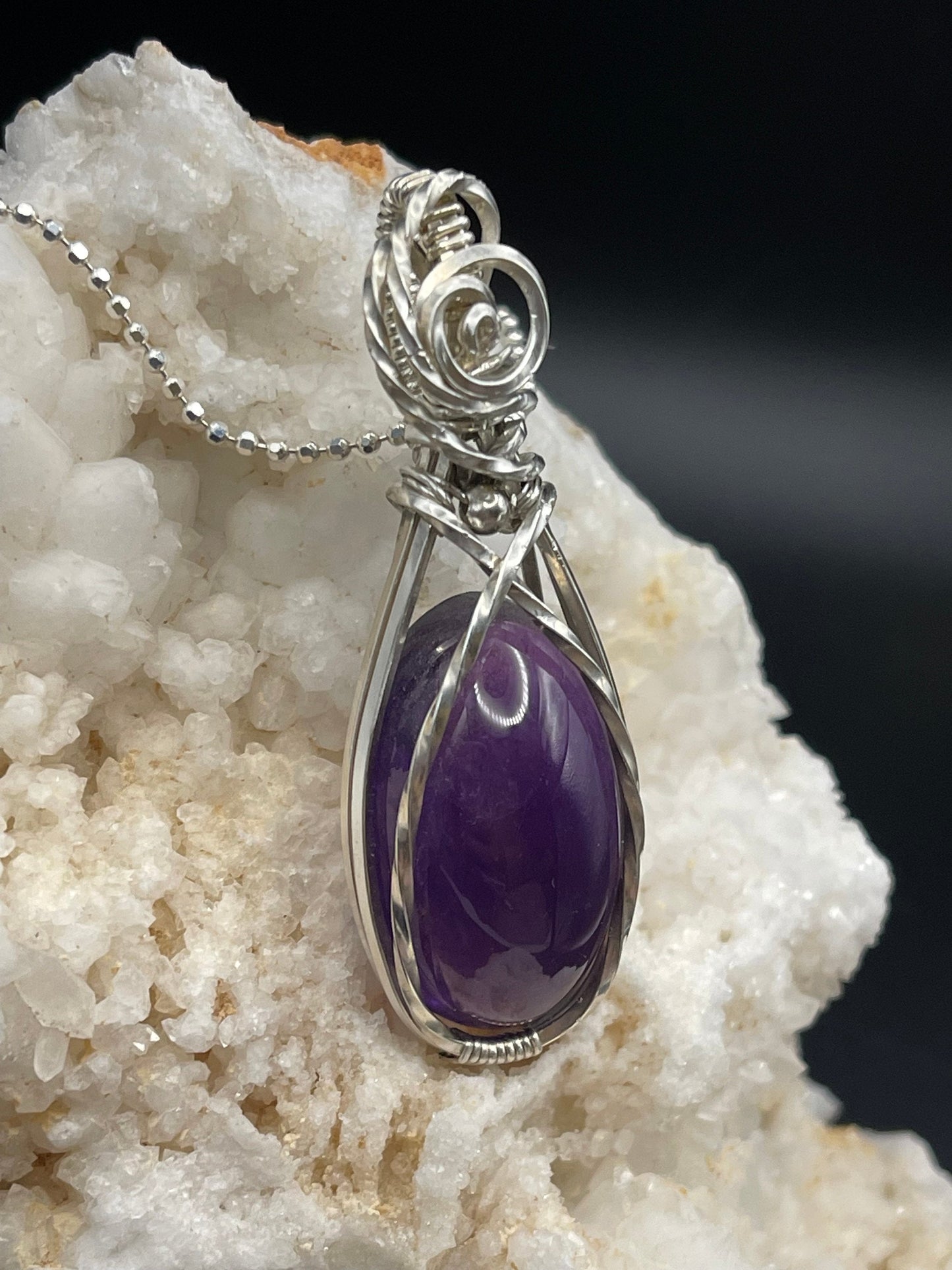 Amethyst gemstone pendant necklace