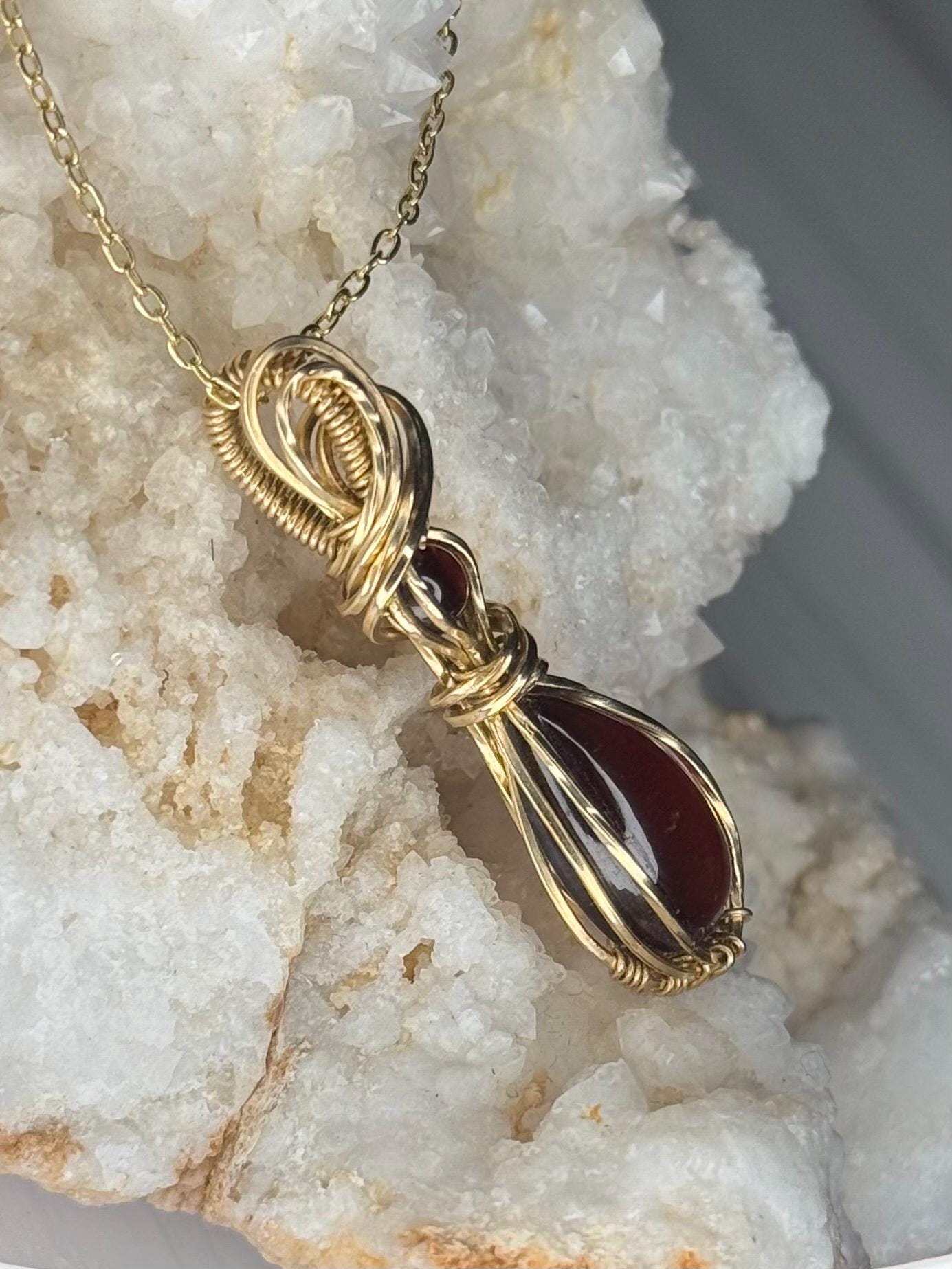 Garnet gemstone pendant necklace