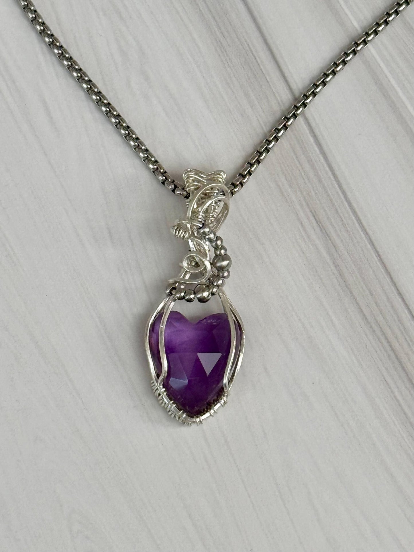 Amethyst gemstone pendant necklace