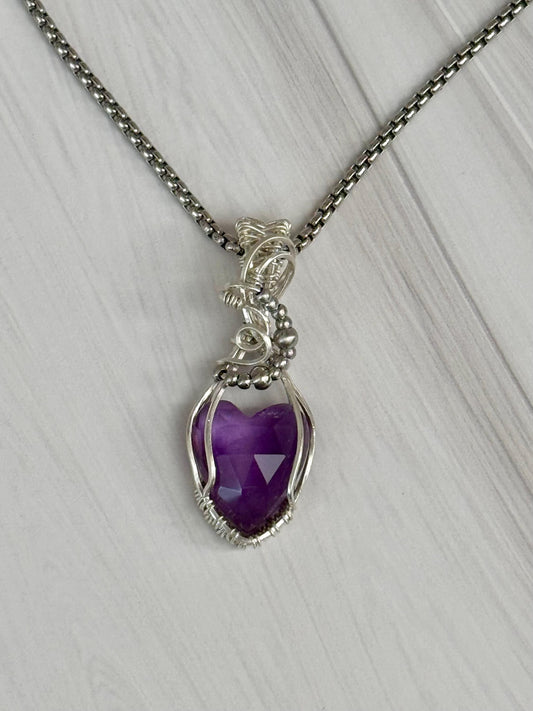 Amethyst gemstone pendant necklace