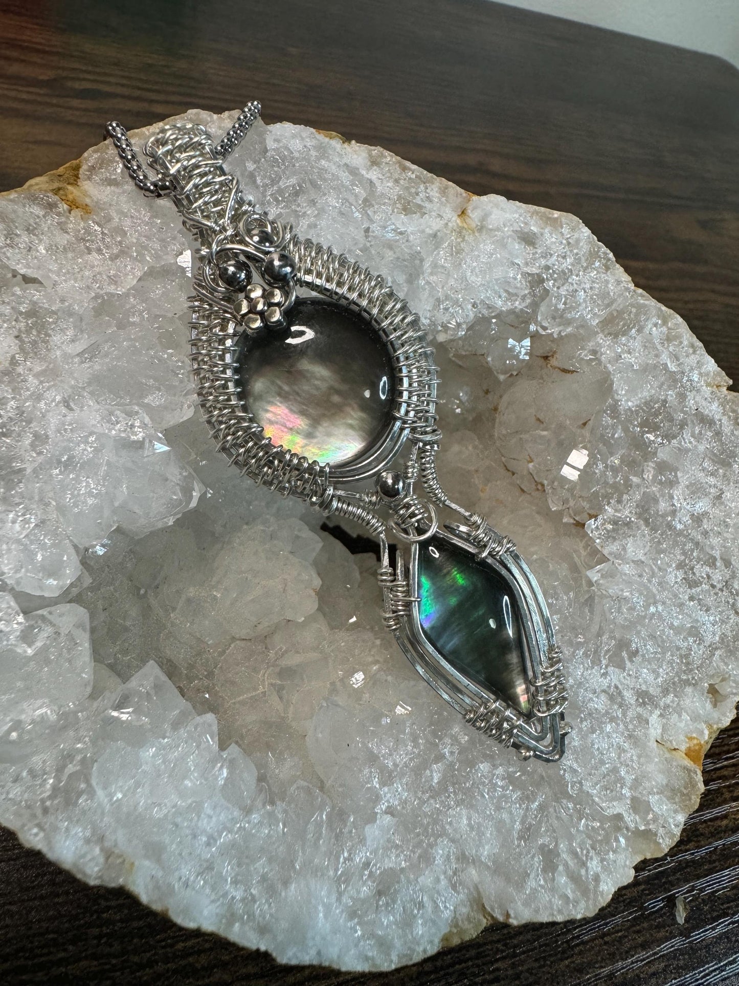 Mother of Pearl pendant necklace