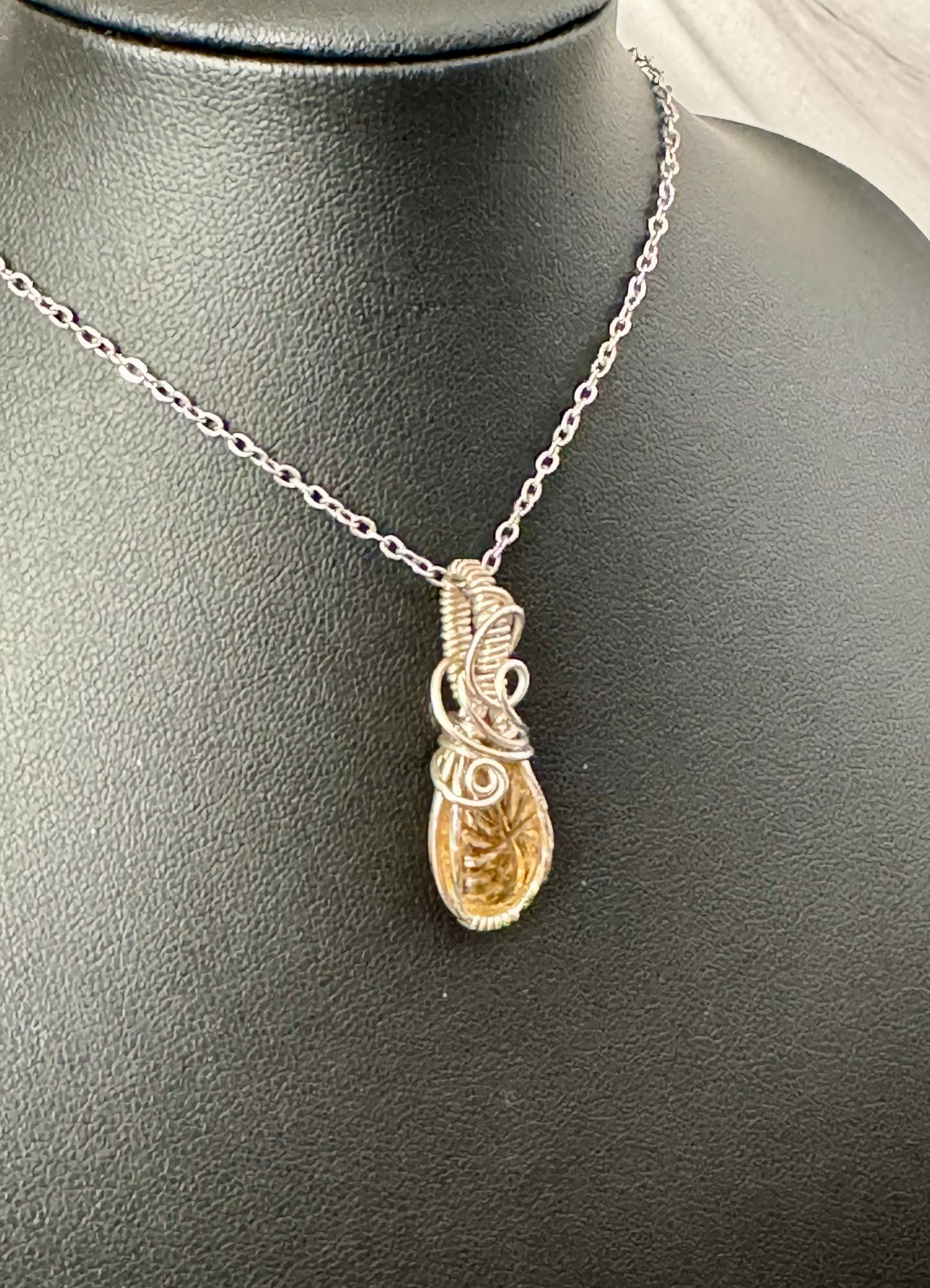 Citrine gemstone pendant necklace
