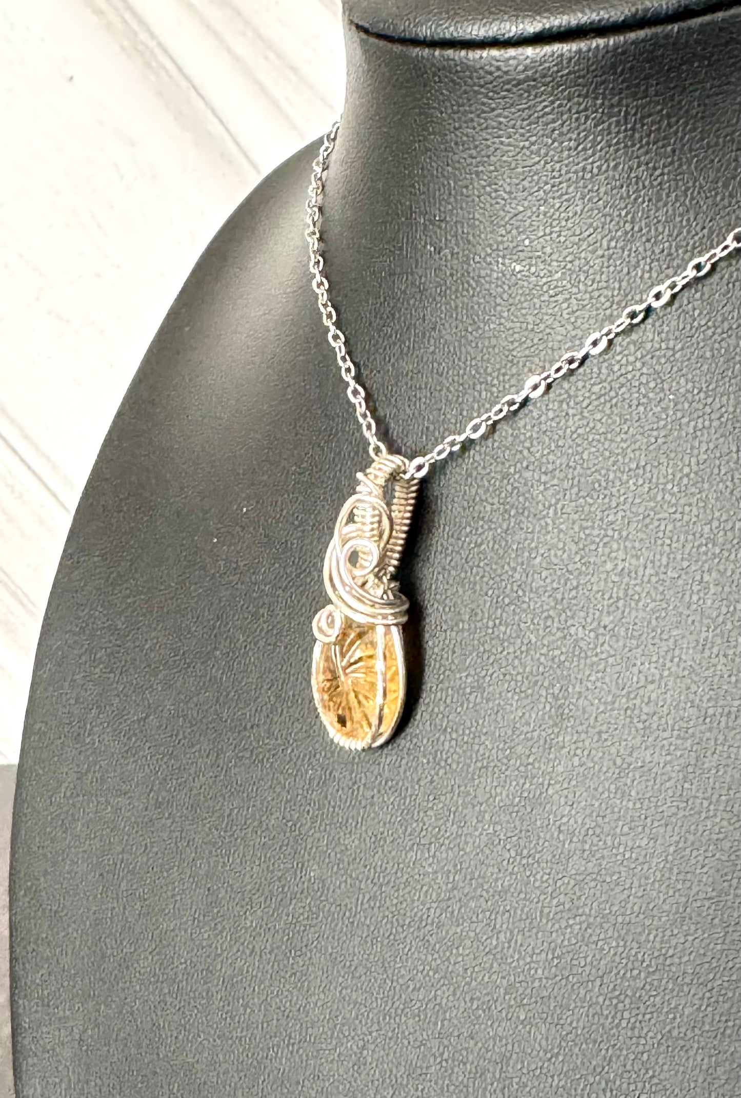 Citrine gemstone pendant necklace