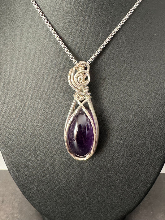 Amethyst gemstone pendant necklace