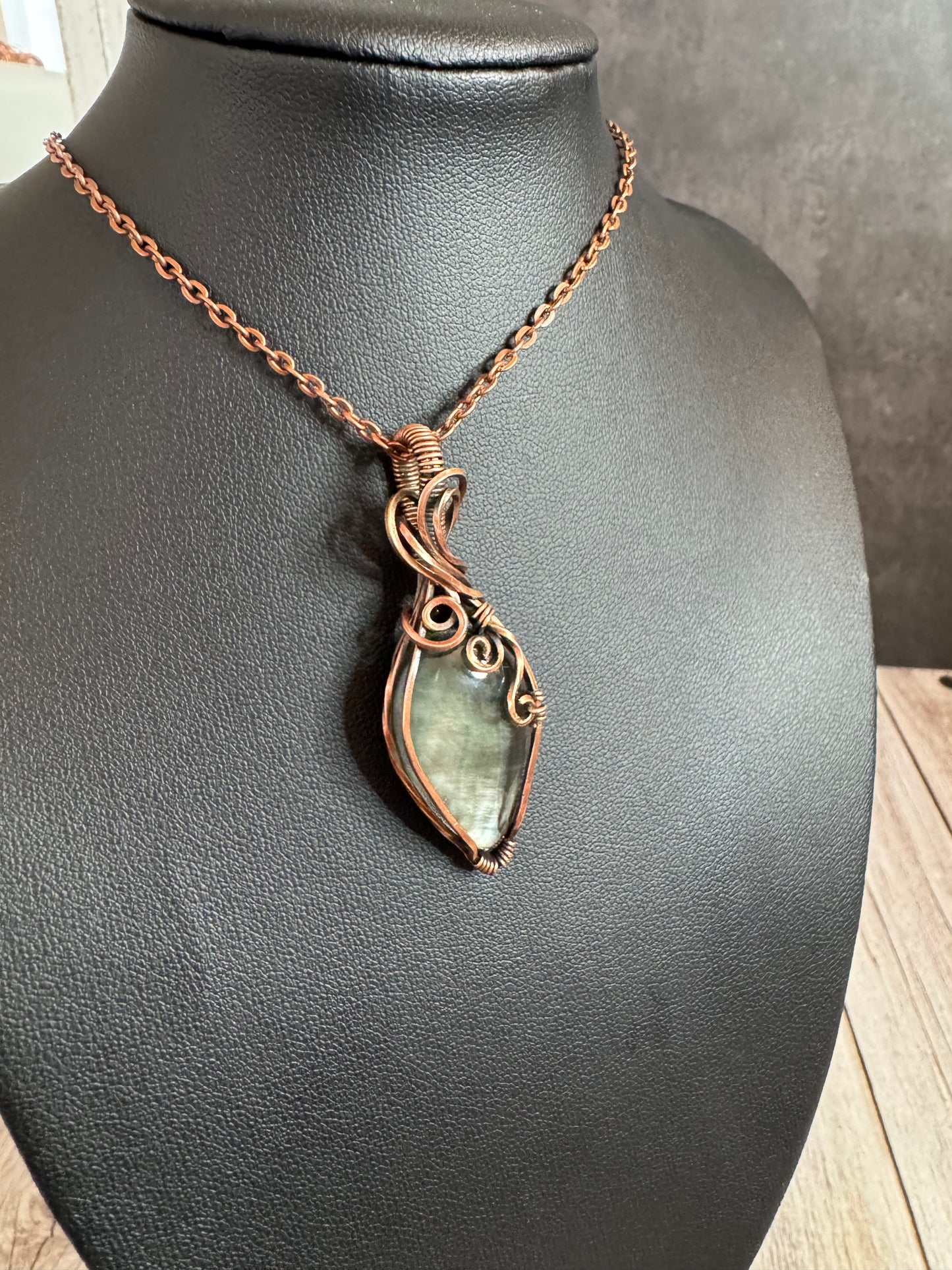 Mother of Pearl & clear quartz pendant