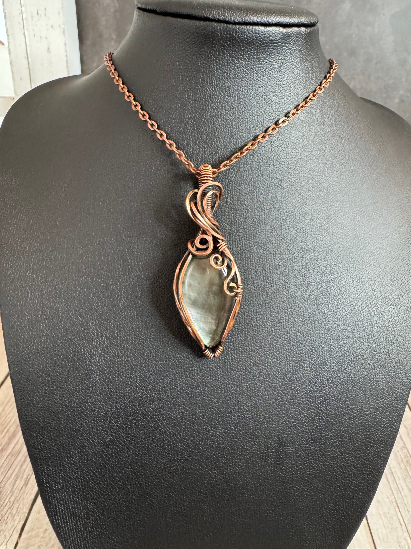 Mother of Pearl & clear quartz pendant