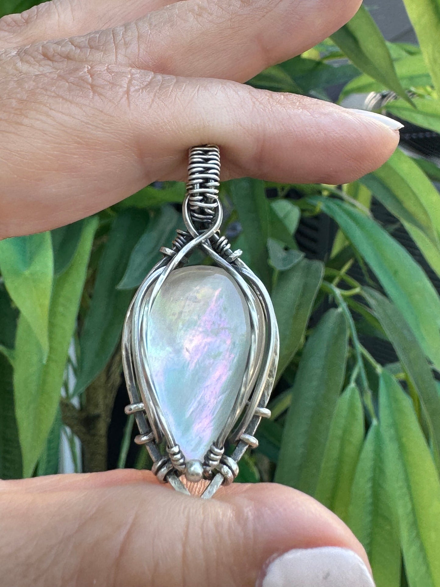 Mother of pearl jewelry pendant necklace