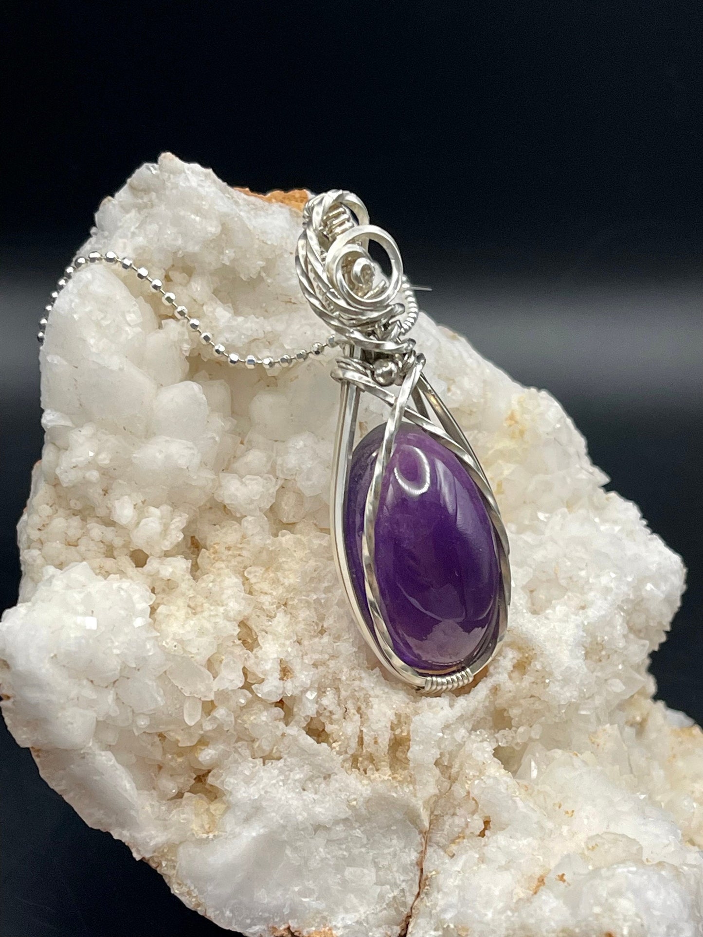Amethyst gemstone pendant necklace
