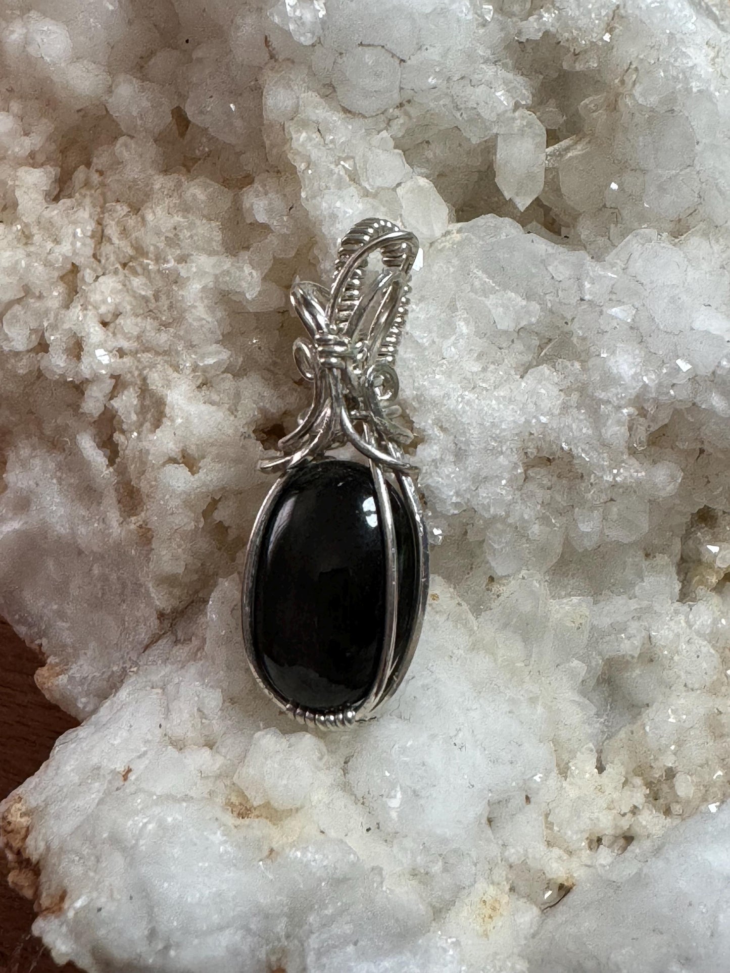 Star diopside gemstone pendant