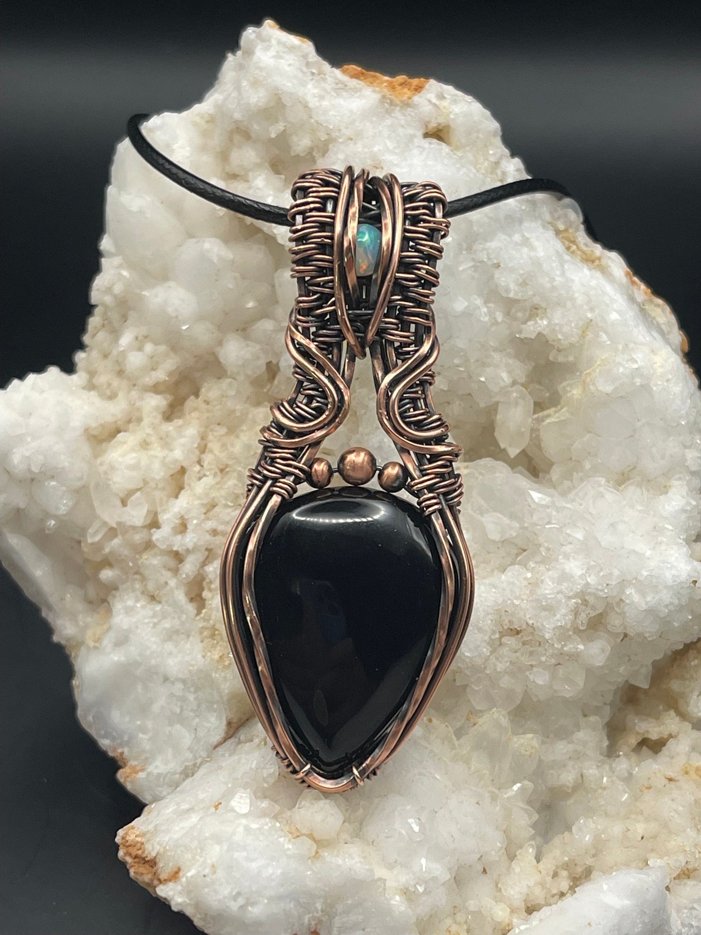 Onyx gemstone pendant necklace