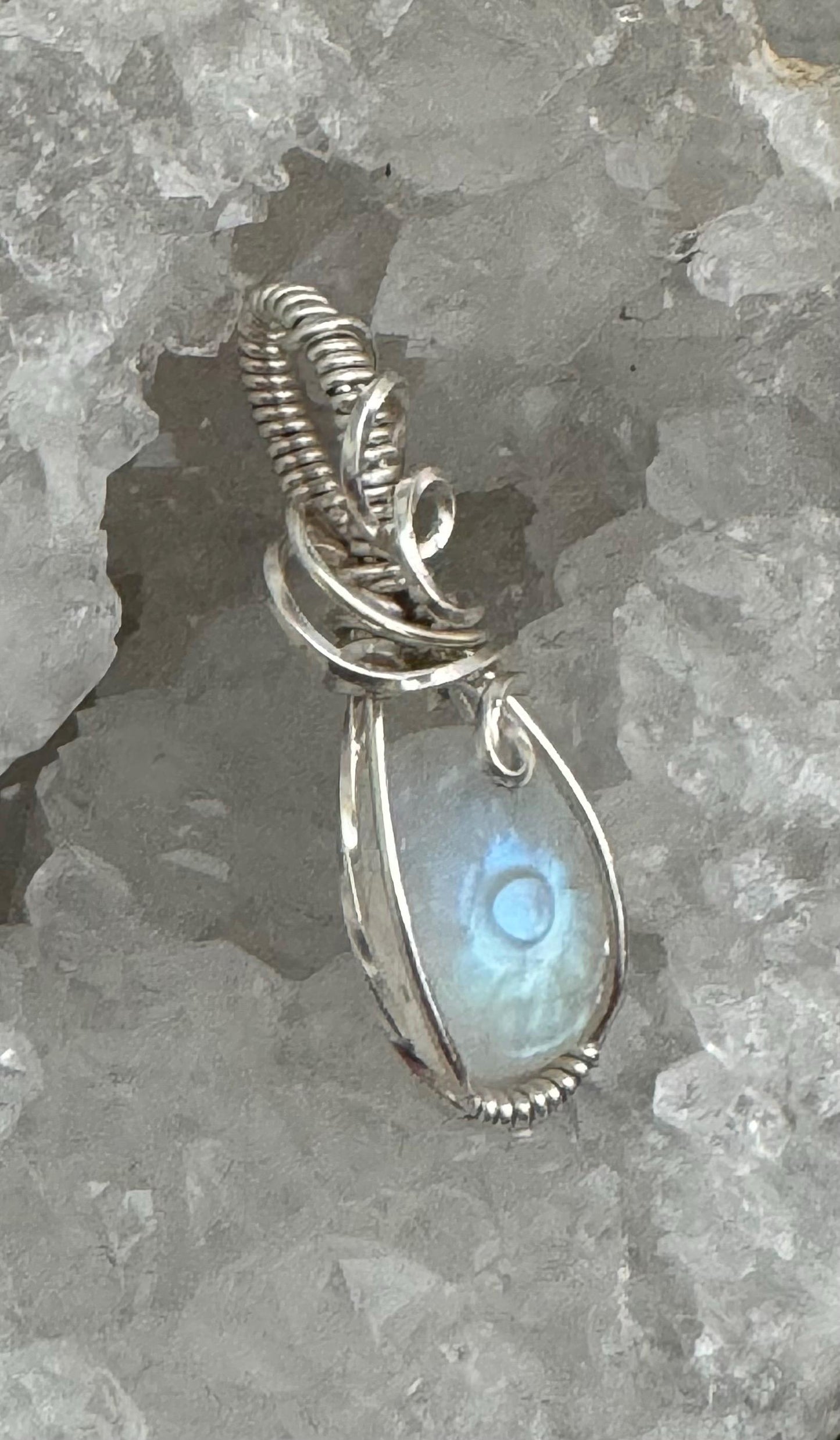 Rainbow moonstone pendant necklace