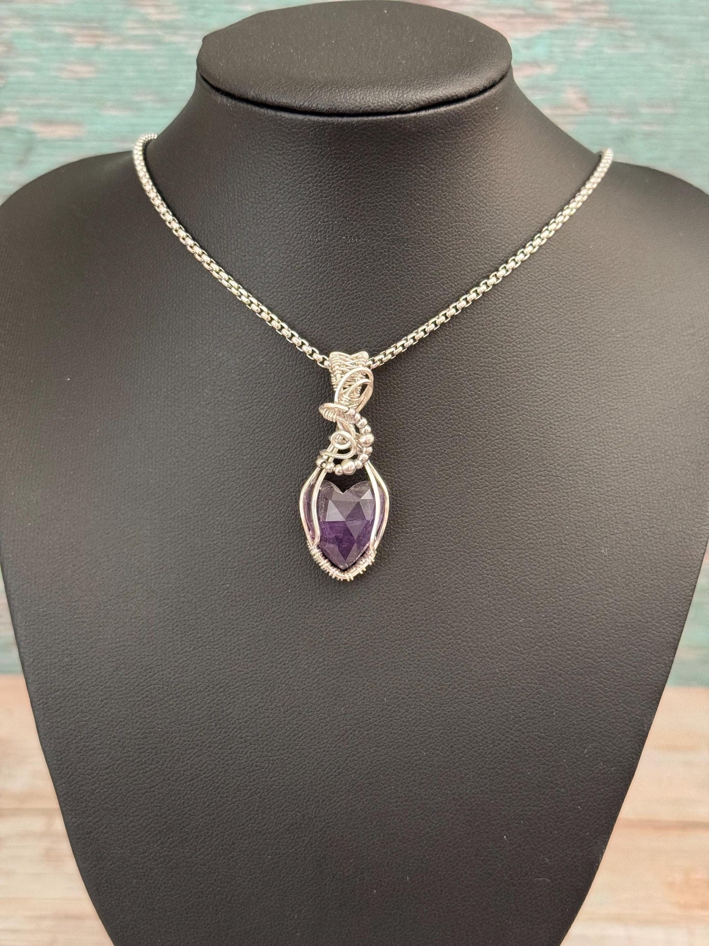 Amethyst gemstone pendant necklace